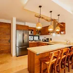 Brand New Pool Side 2Br Private Concierge