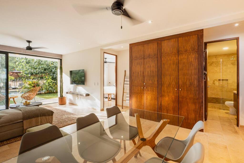 Apartment Brand New Pool Side 2br Private Concierge