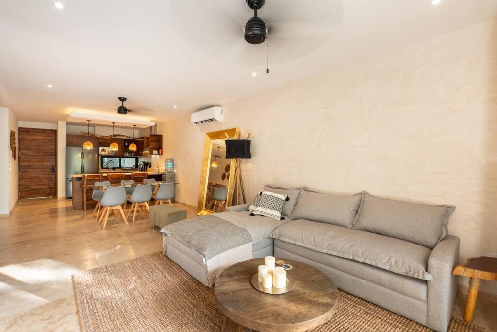 Apartment Brand New Pool Side 2br Private Concierge *