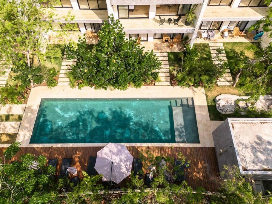 Brand New Pool Side 2br Private Concierge Apartment